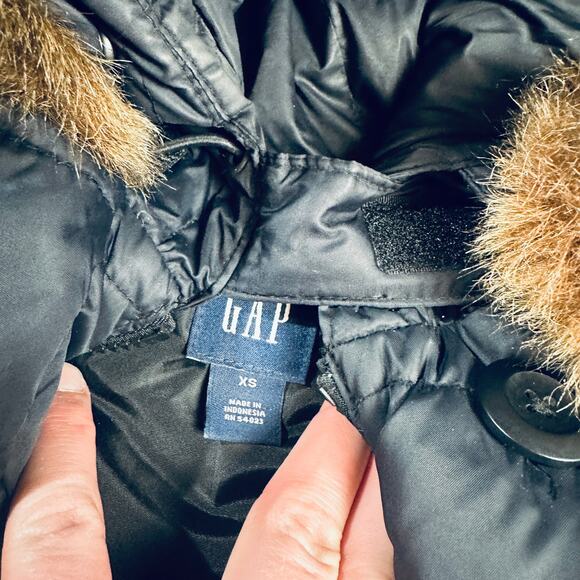 Vintage GAP Black Y2K Puffer Coat Fur Hood Cropped Babydoll 75% Down Warm - Picture 6 of 7